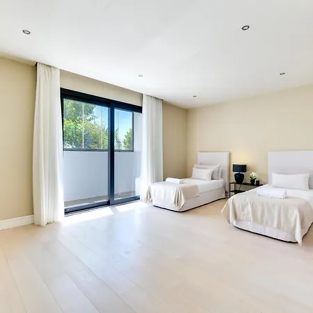 Vacation Marbella I Paraiso The View, Infinity Heated Pool, Sea View, 24-7 Security, Golf Courses Estepona